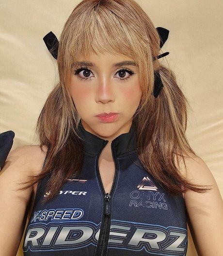 female influencer onlyfans hot sexy pic