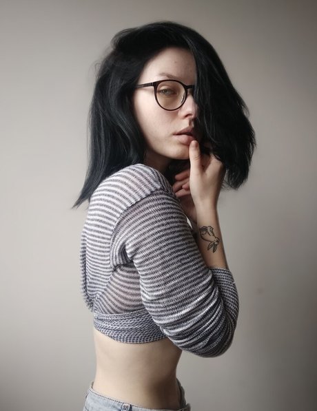 innervus erotic model pics