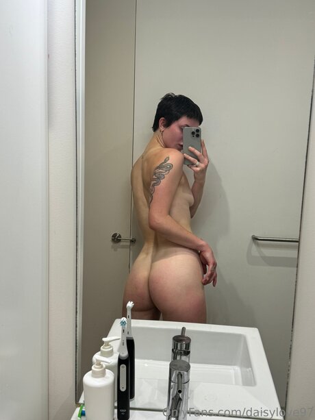 DaisyLove97 art model galleries