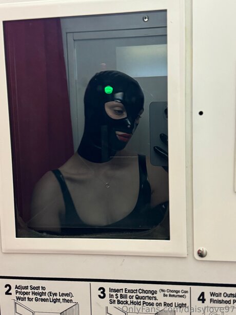 DaisyLove97 xxx pornstar photo