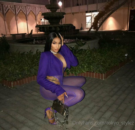 Tokyo Stylez naked pornstar img