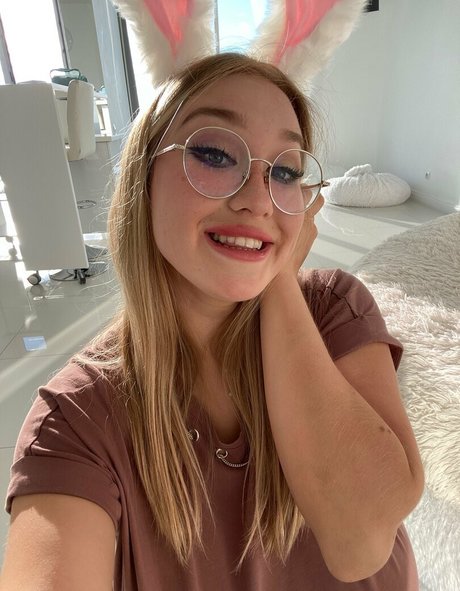 chubby babe onlyfans free porn picture