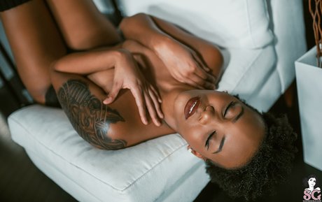 Naomi SG pornstar high quality pictures