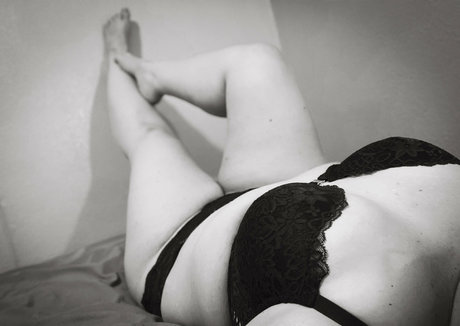 mossyoak235 art model photo