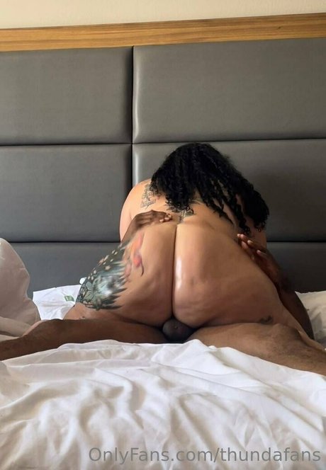 curvy nude onlyfans erotic gallery