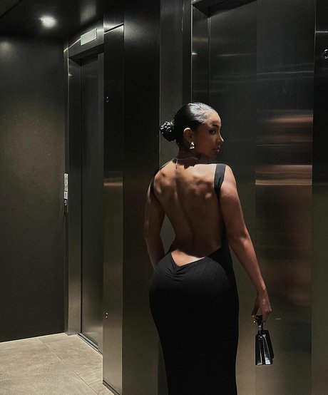 curvy shemale onlyfans free sex photo