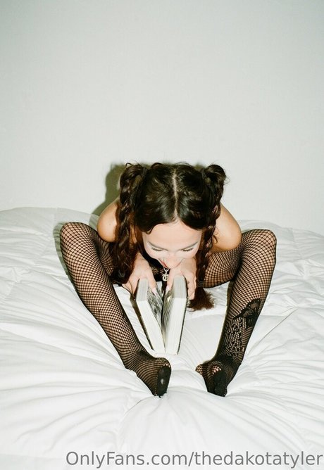 dakotatylerxxx hd model pic