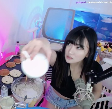 skinny asian onlyfans porn pictures