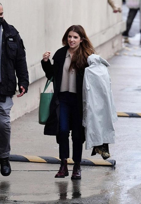Anna Kendrick star beautiful image