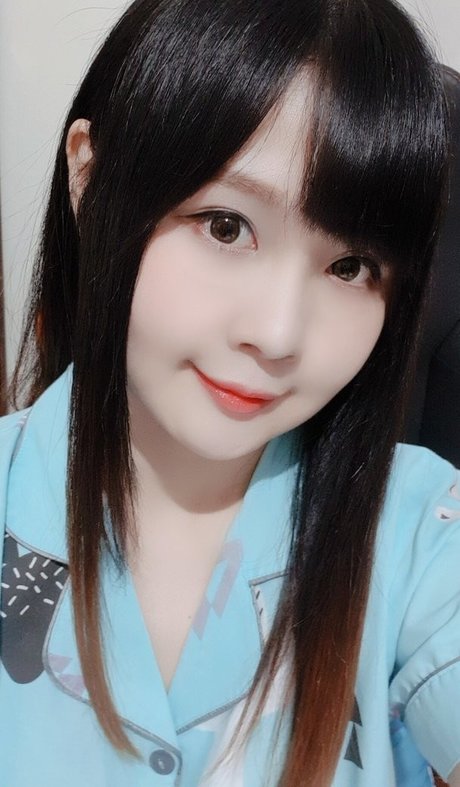 Clarissa Punipun naked model pictures