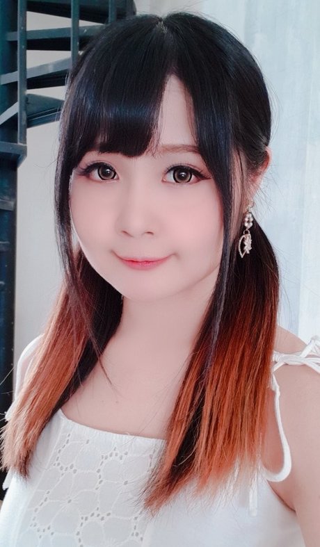 Clarissa Punipun beautiful star photos