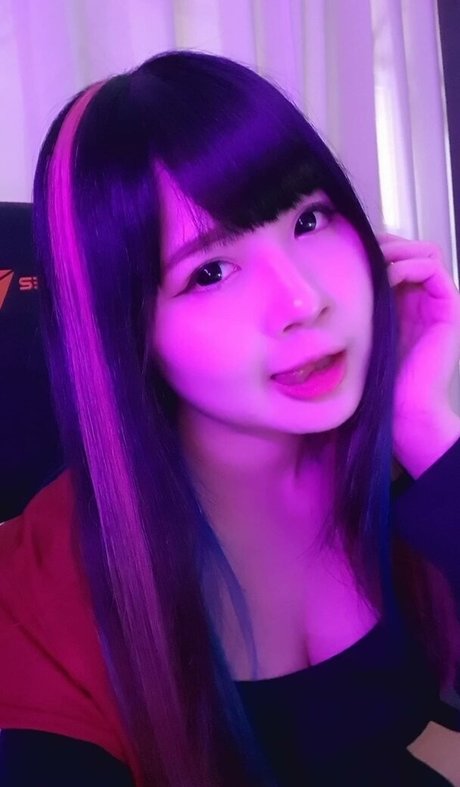 asian blonde onlyfans porno image