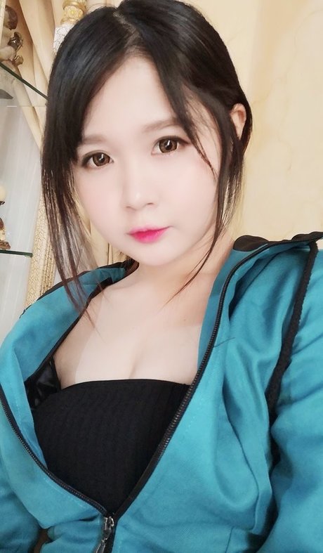 Clarissa Punipun free star photos