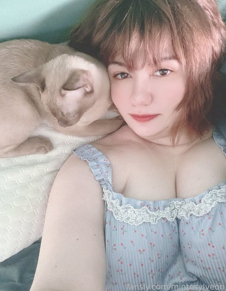 mintosylveon top actress photos