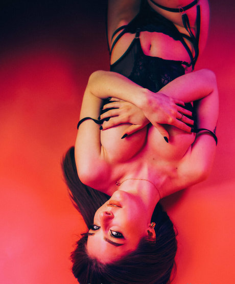 ameliaadamz nudes model pic