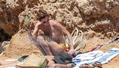 asian influencer onlyfans beautiful picture