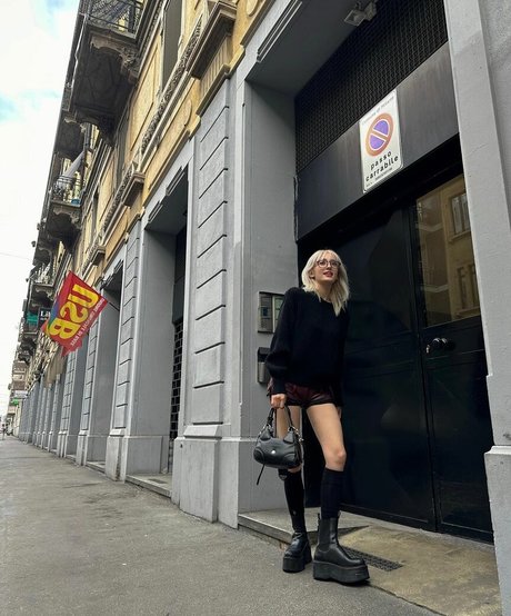 Jeon Somi beautiful star image