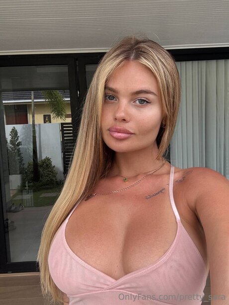 Pretty Sara star image