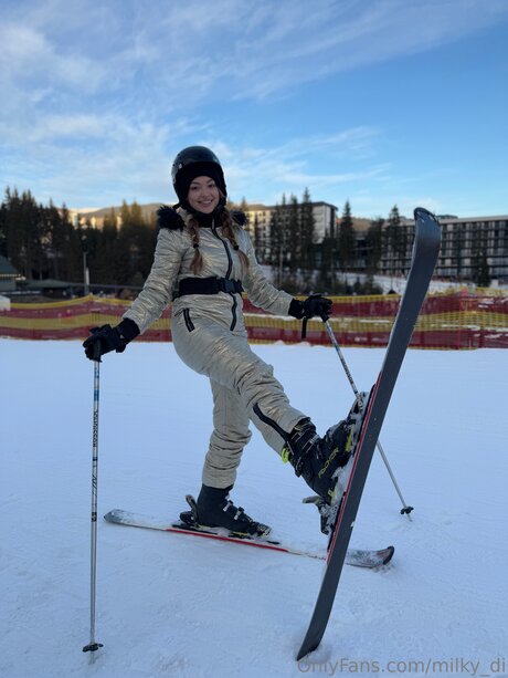 Milky Di star sexy photos