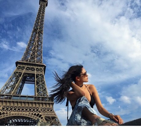 fingering pussy onlyfans adult photo