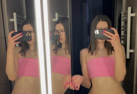 Aloona Larionova sexy star pic