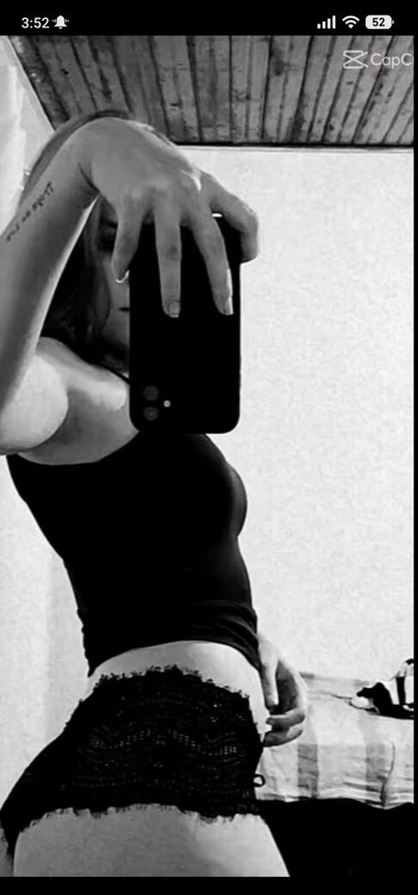 Larissinharp model porn pic