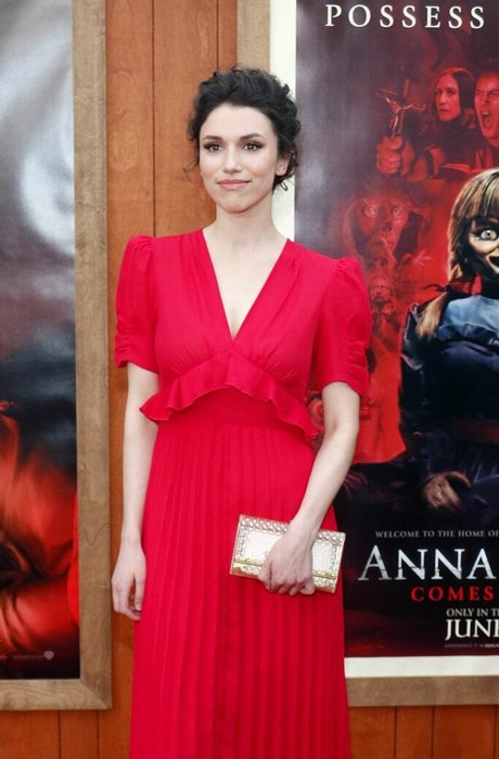 Grace Caroline Currey star free image