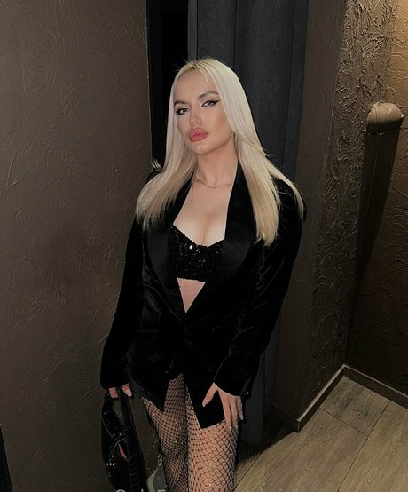 sinful monro vip beautiful star picture