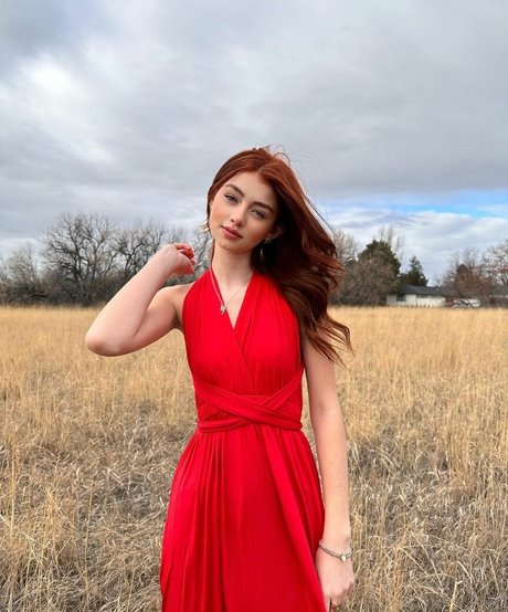 Sicily Rose pretty pornstar archive