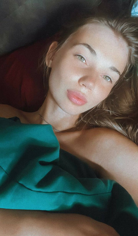 Steklova Eseniia pornstar naked photo