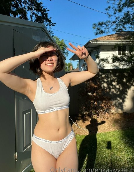 erikasvenusaur model pornographic photo