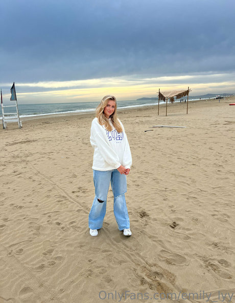 emily lyy erotic star pictures