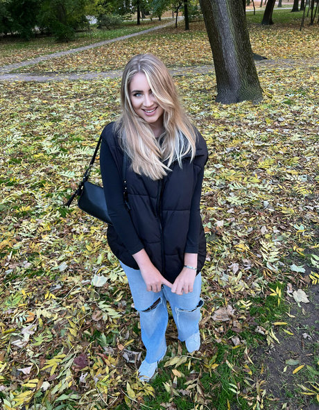 emily lyy nice pornstar gallery