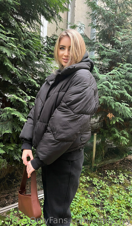 emily lyy best actress archive