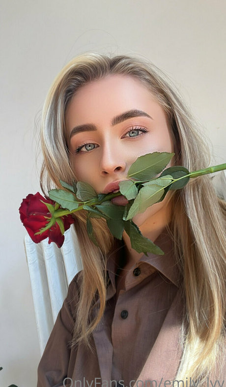 emily lyy best pornstar pics