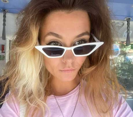 asian influencer onlyfans pretty image