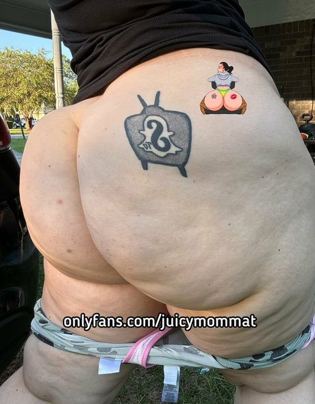 JuicymommaT pornstar naked galleries