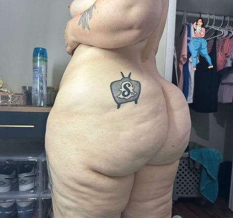 JuicymommaT hd model img