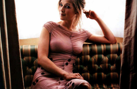 Rosamund Pike beautiful actress image