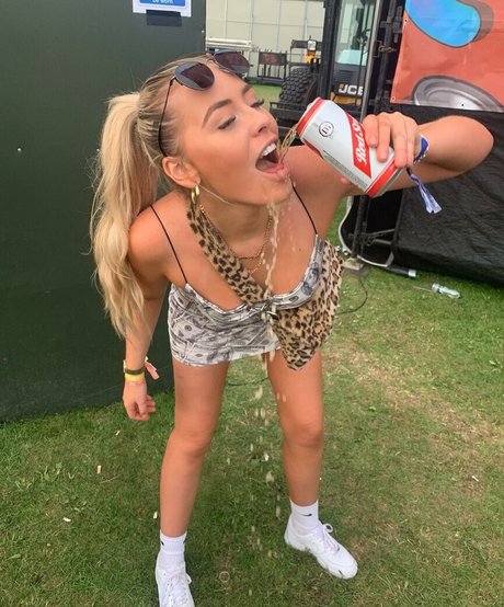 Sian Owen star pornographic pic