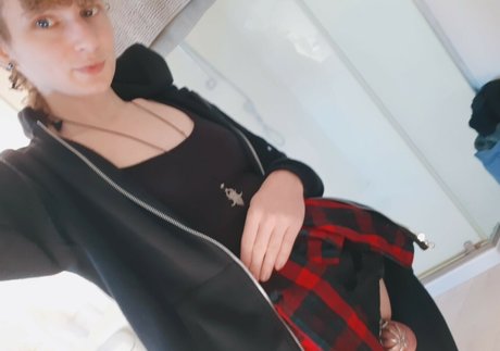 parkdaleart erotic actress img