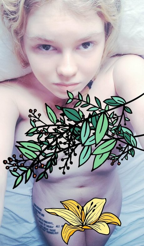 lyrictiana sexy pornstar pics