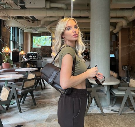 ass spread onlyfans beautiful pics