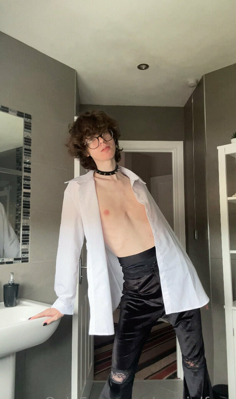 castielfree high quality model image