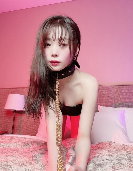 Wuyo99 free pornstar images