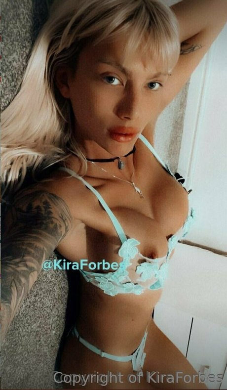 kiraforbes pretty model pic