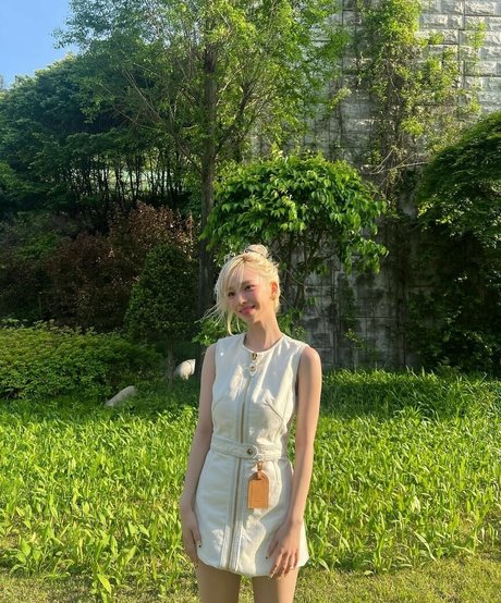 hairy legs onlyfans sexy photo