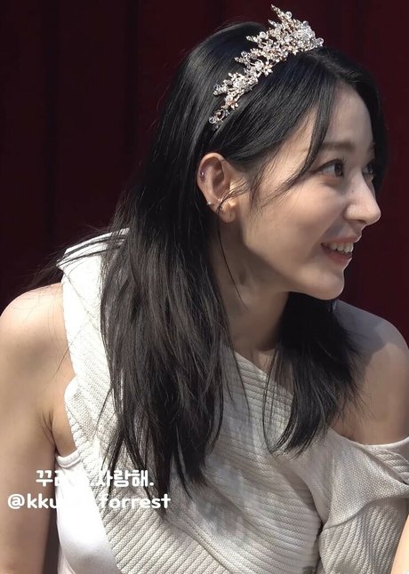 WomenK pop pornstar erotic pics