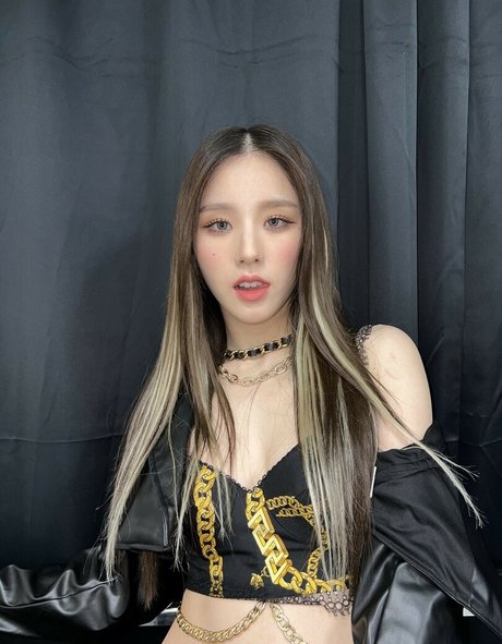 WomenK pop pornstar exclusive pic