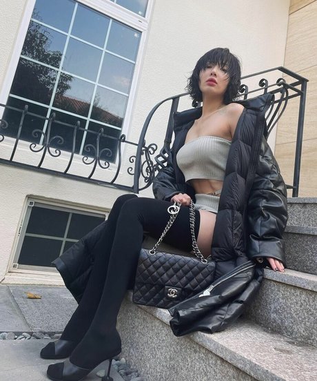 WomenK pop star pretty pics